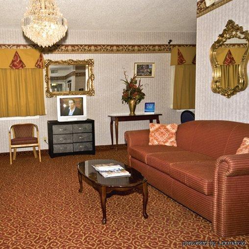 Regency Travel Inn Hayti Interior photo