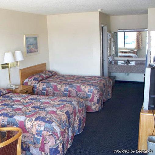 Regency Travel Inn Hayti Room photo